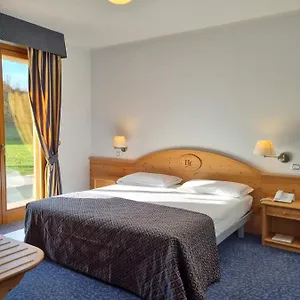 *** Hotel Canova Italia