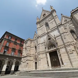 The Duomo House By House In נאפולי